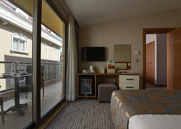Yasmak Comfort Hotel